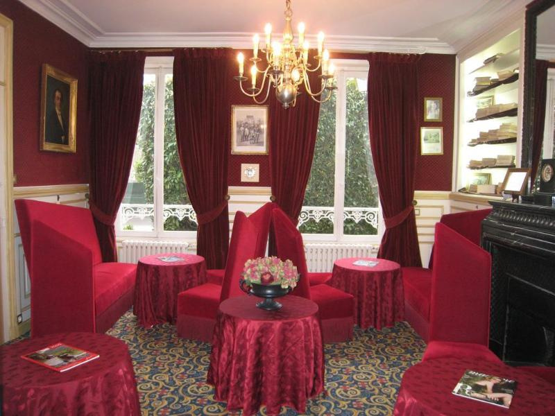 Logis Hôtel Les Maréchaux