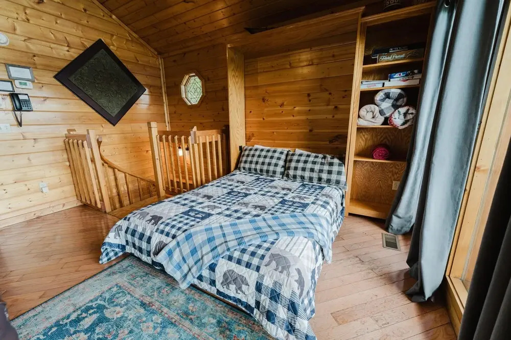 Ain't No Mountain High Enough 1 Bedroom Cabin by RedAwning