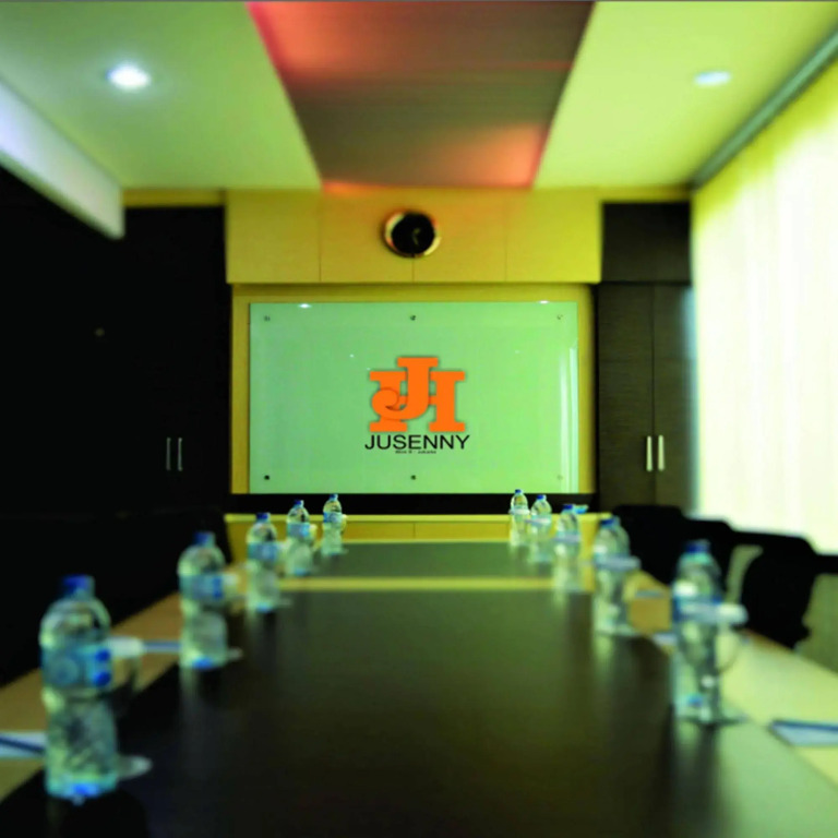 Jusenny Hotel