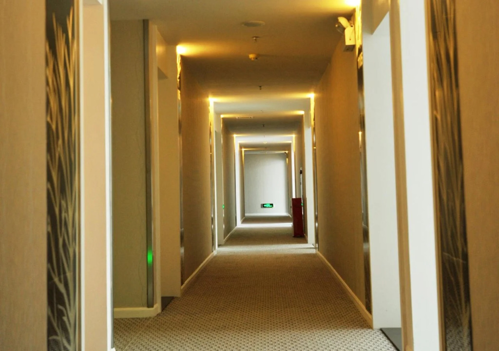 Spring Time Hotel