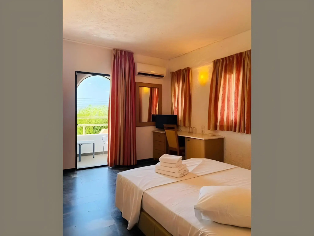 Karteros Hotel
