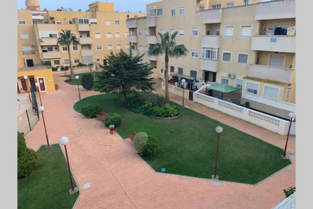 Apartamento 3 dormitorios en la playa de Almeria.
