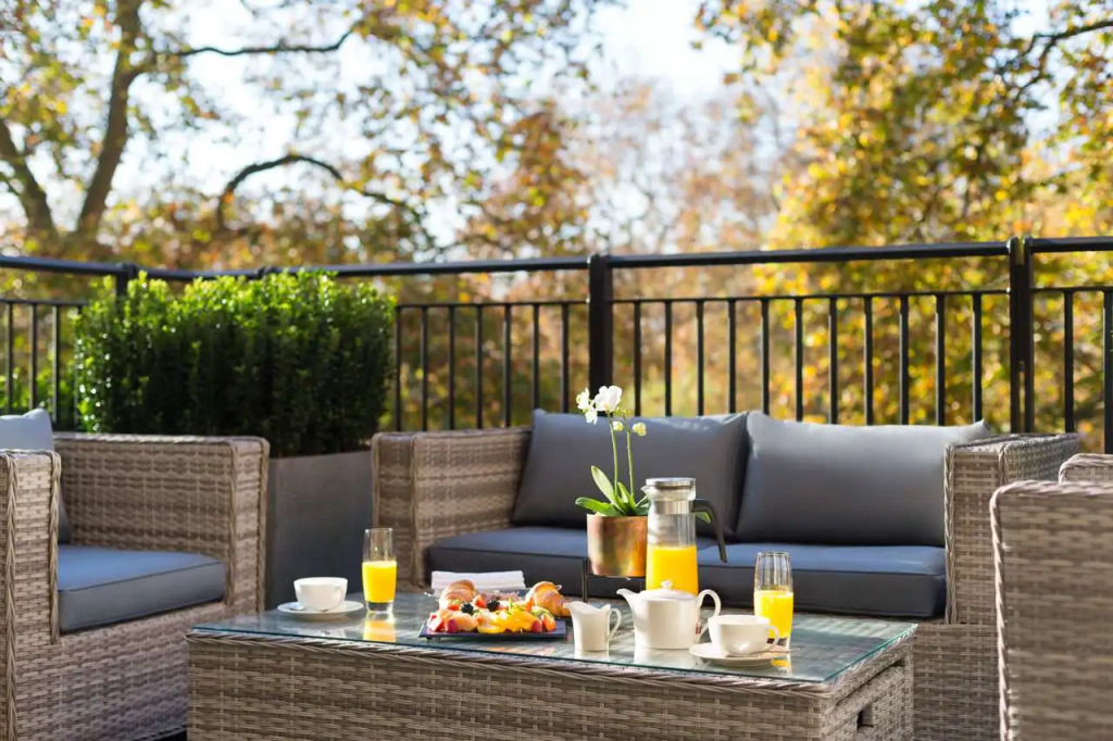 Grosvenor House Suites