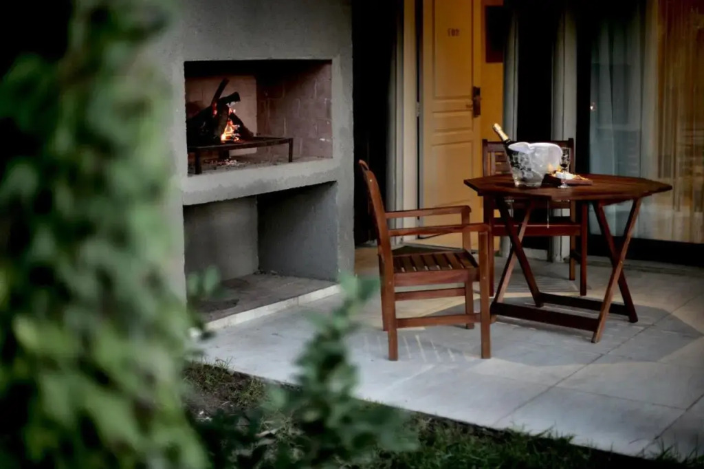 BlackStone Apart Boutique Hotel