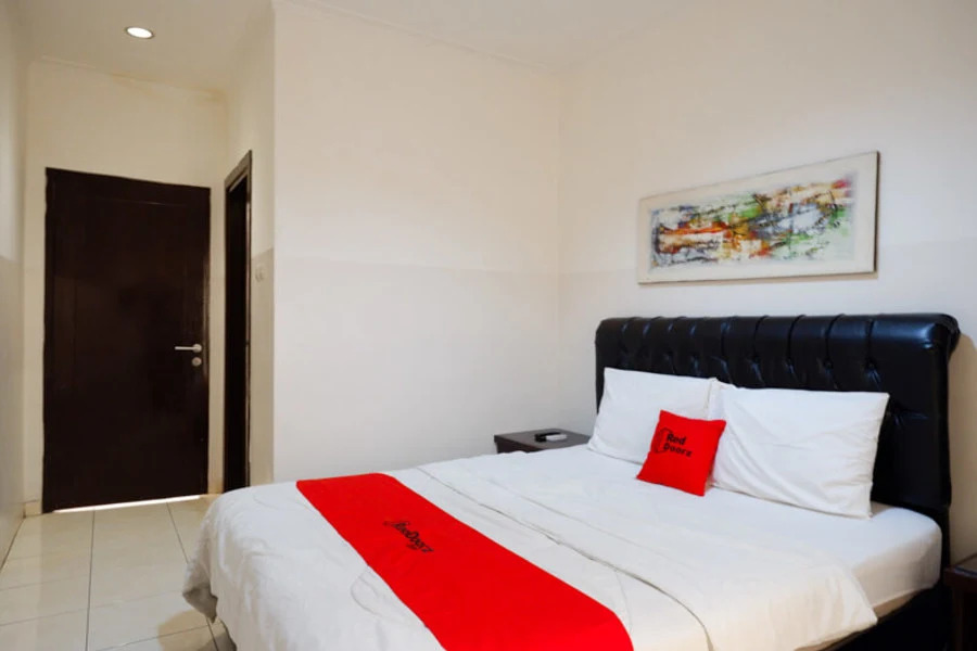 RedDoorz near Wisata Kota Lama Semarang