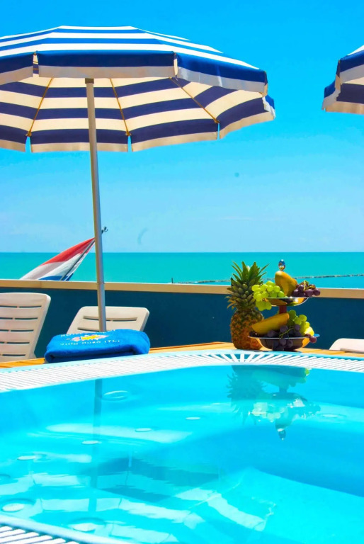 Hotel Holiday