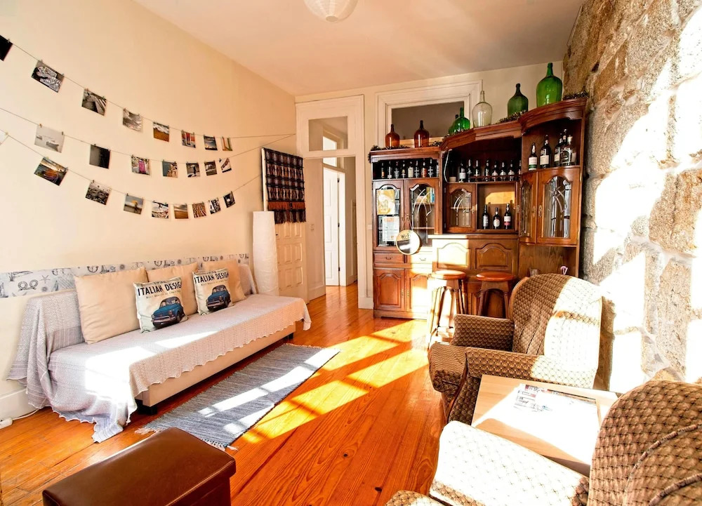 Inviting 2-bed Apartment in Porto