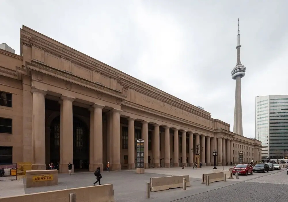 CN Tower & Lake View, Luxury Condo in Downtown