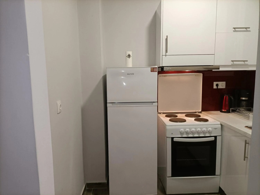 Modern Comfy Apartment near Metro
