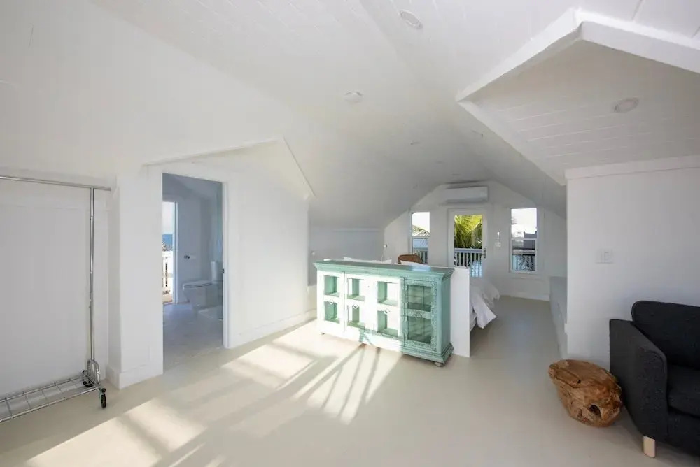 Veselka - Remodeled Home On Double Bay Beach 3 Bedroom Home