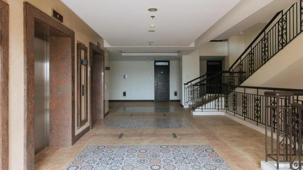 RedDoorz Premium @ Paseo Verde Las Pinas