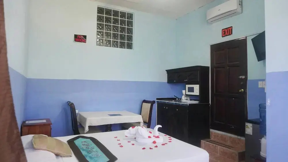 See Belize Seabreeze Sea View Studio With Balcony, Pool & Overwater Deck, 2nd FL