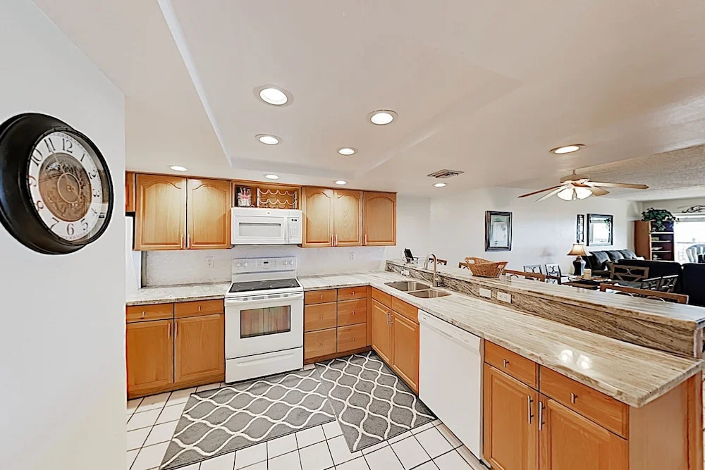 4400 Gulf Blvd Condo Unit 105