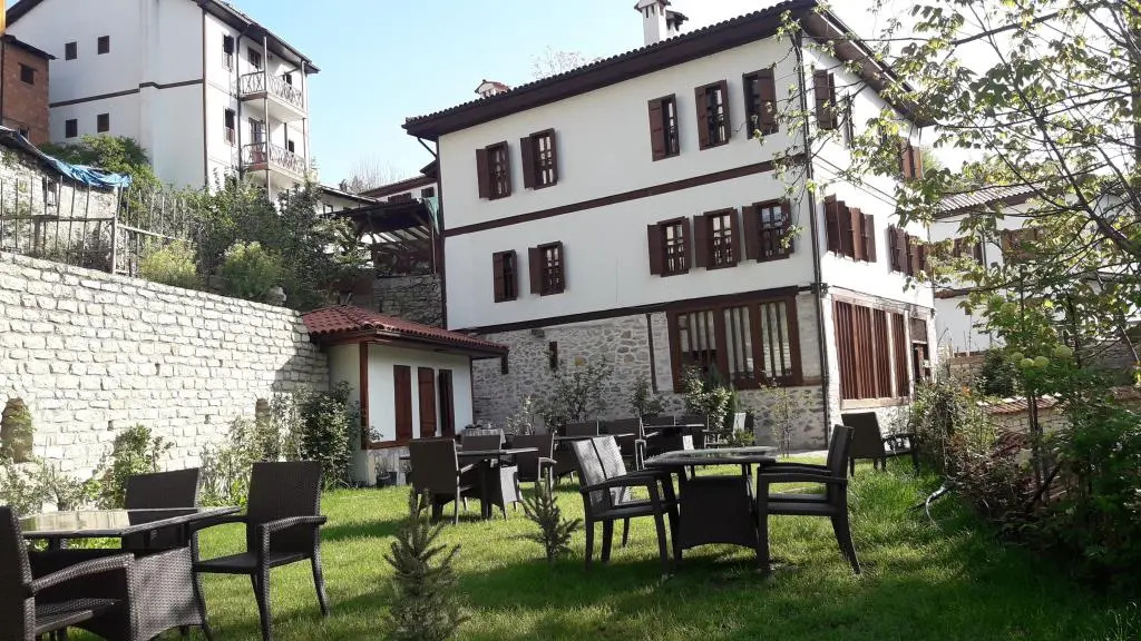 Çamlıca Konak Çarsı