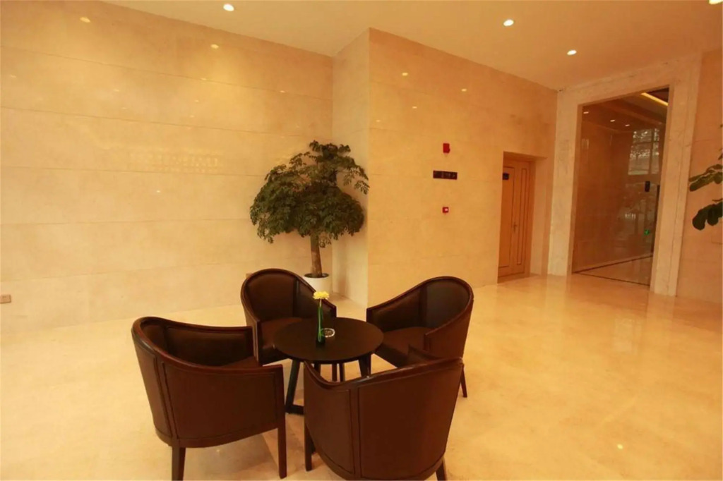 Xing Rui Ren Jia Hotel