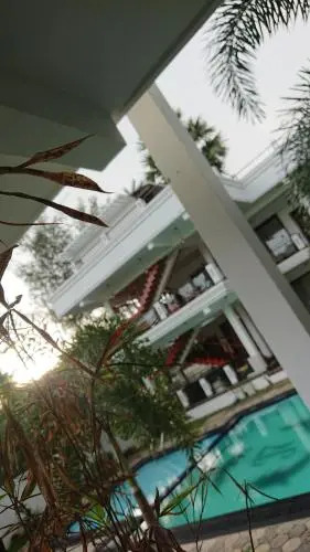 J7 Villaj Resort
