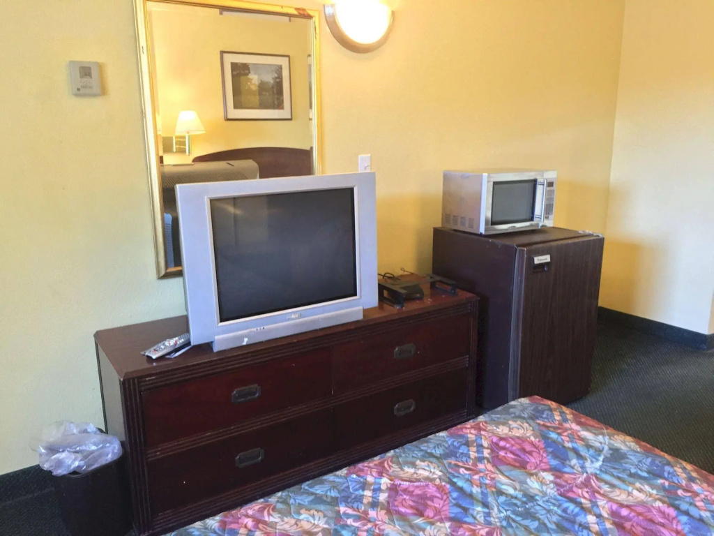 Basecamp Puyallup a Travelodge by Wyndham