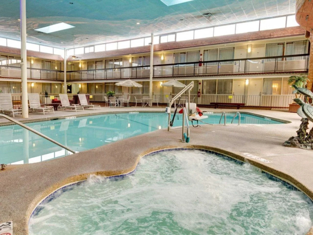 Clarion Inn & Fundome