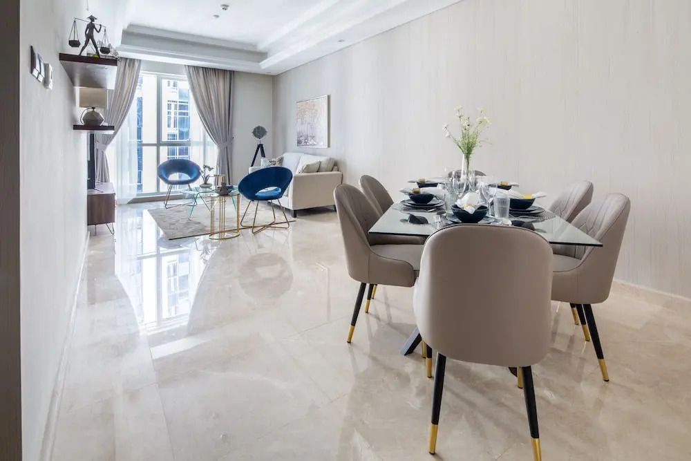 Luxuriously Elegant 2BR Apartment in Downtown Dubai