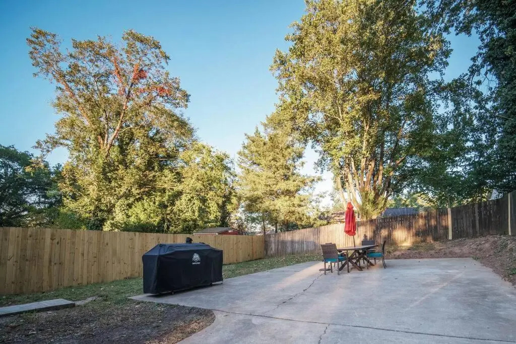 Mid -city Serenity, Huntsvilles Finest