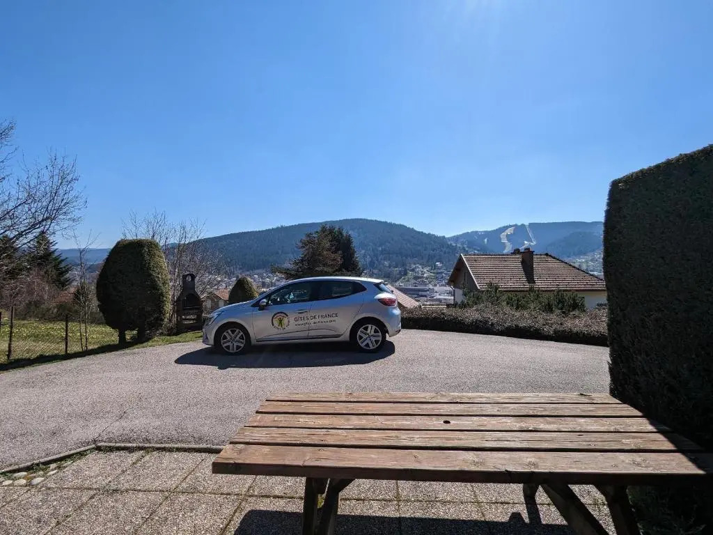 Chalet convivial à Gérardmer avec cheminée, proche du lac et des pistes, idéal famille et rando - FR-1-589-95