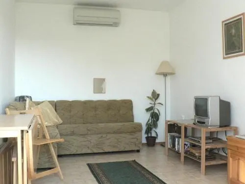 Pelican Lake Guesthouse