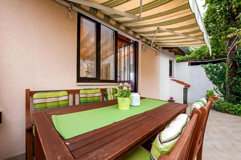 Apartments & Rooms Chiara