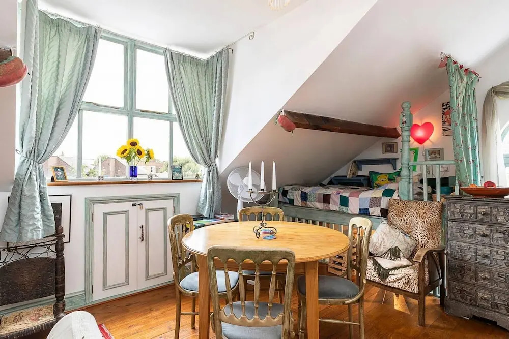 Vibrant 1 bed Studio in North Kensington