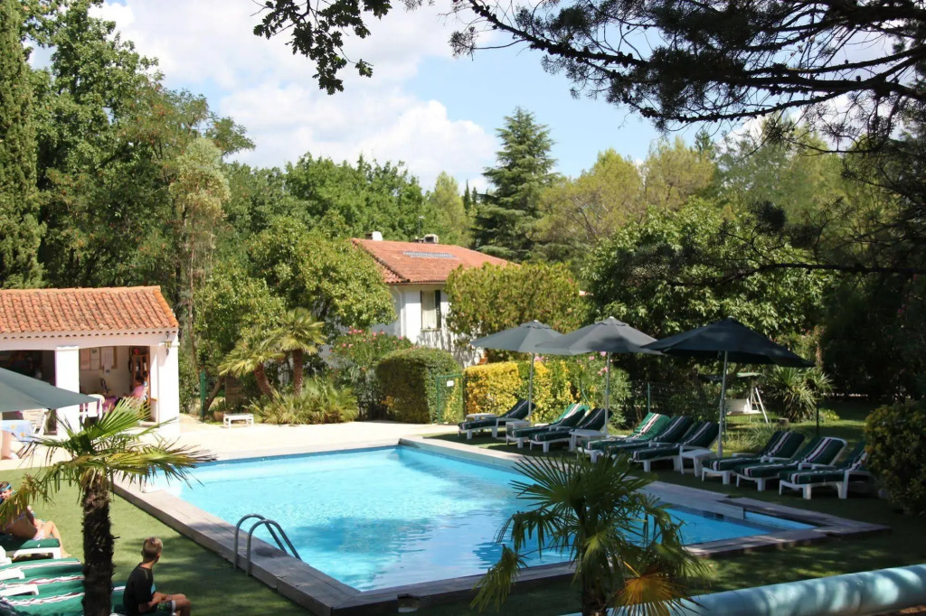 Résidence Miro, gîtes équipés été et hiver, tennis, piscine
