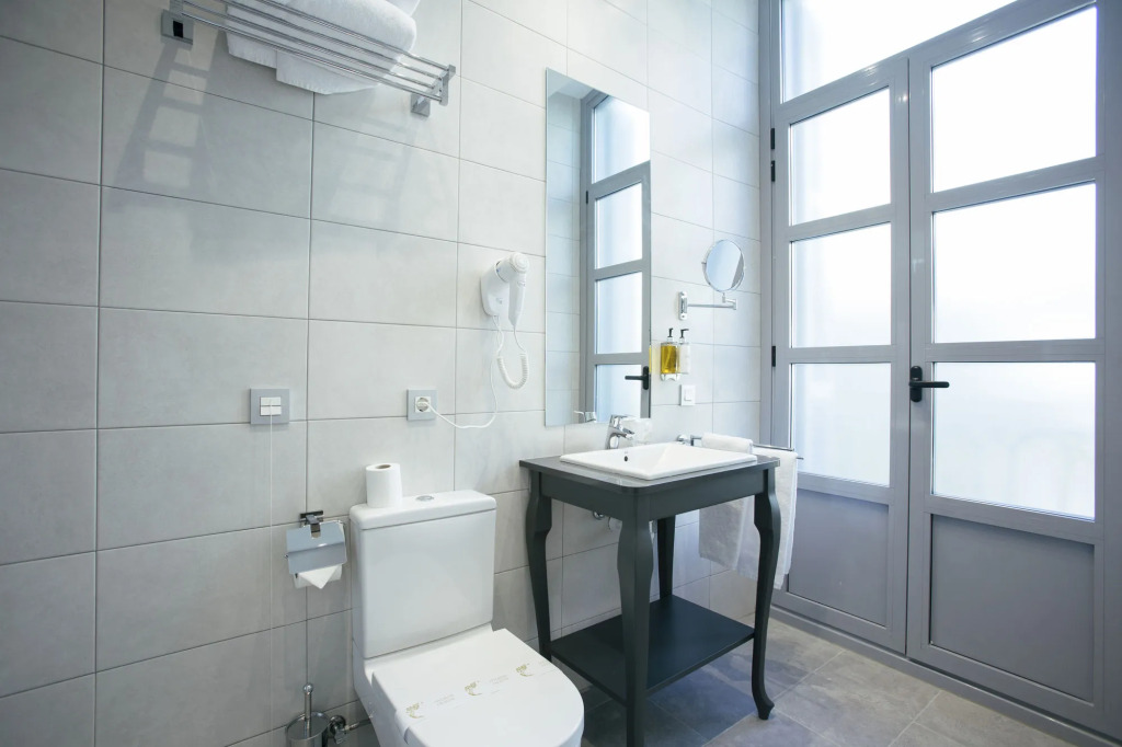 Legazpi Doce Rooms & Suites