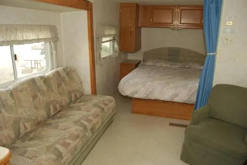 Crescent Bar Camping Resort Studio Cabin 3