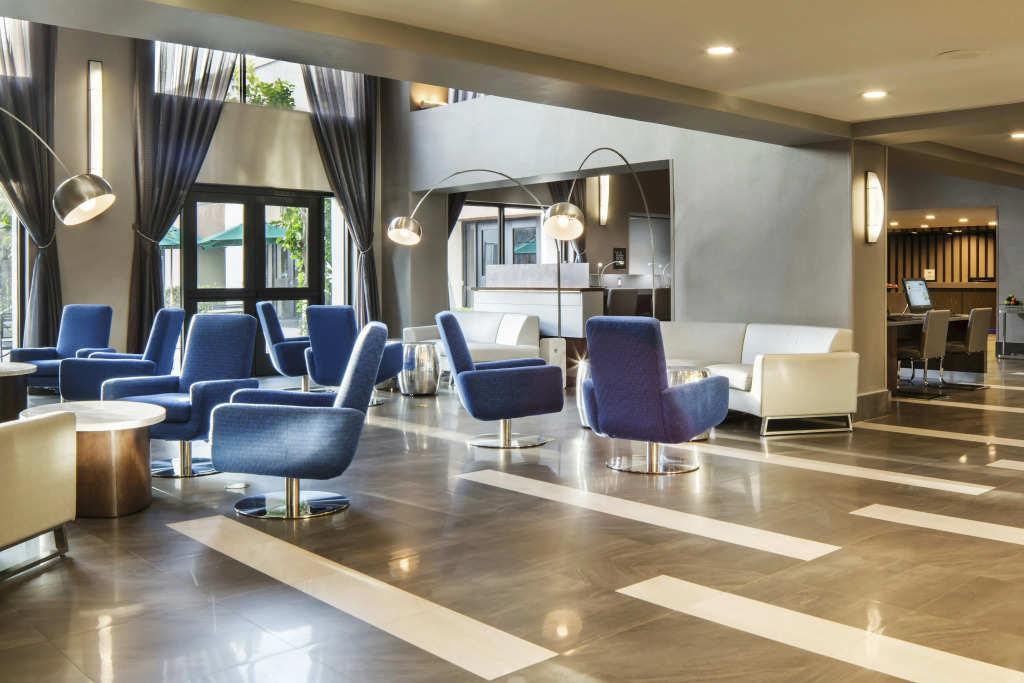 DoubleTree by Hilton Newark-Fremont