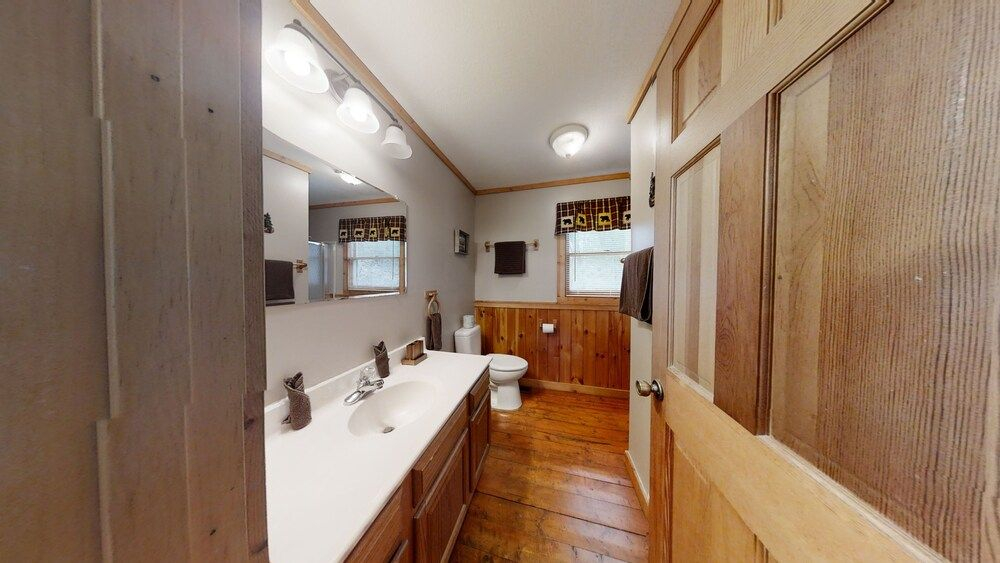 Always Christmas 2 Bedroom Cabin by RedAwning