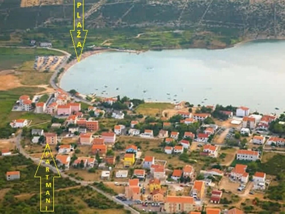 Apartment With 2 Bedrooms in Stara Novalja, With Enclosed Garden - 200