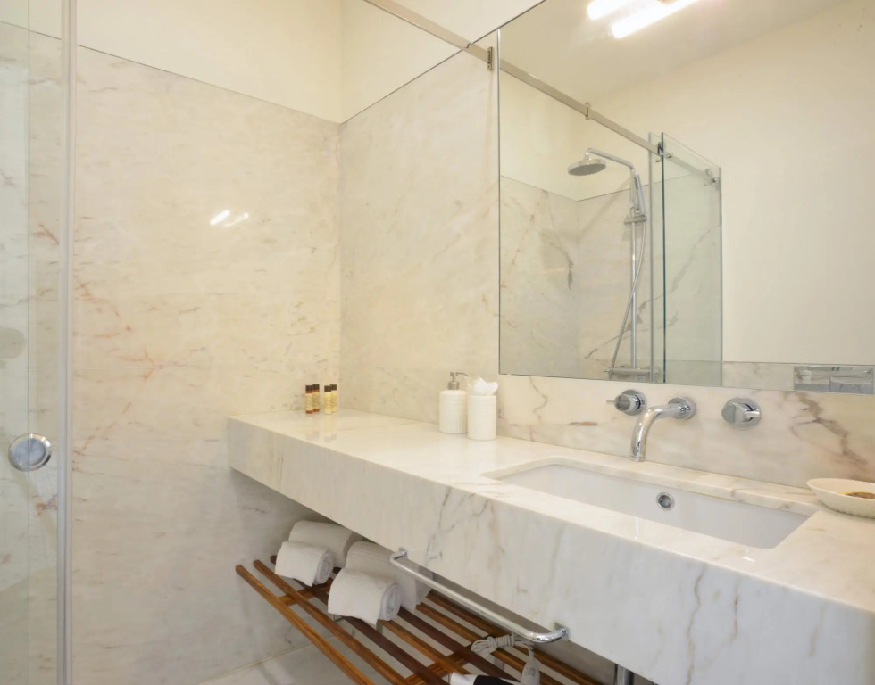 Market 2A in Oporto With 2 Bedrooms and 2 Bathrooms