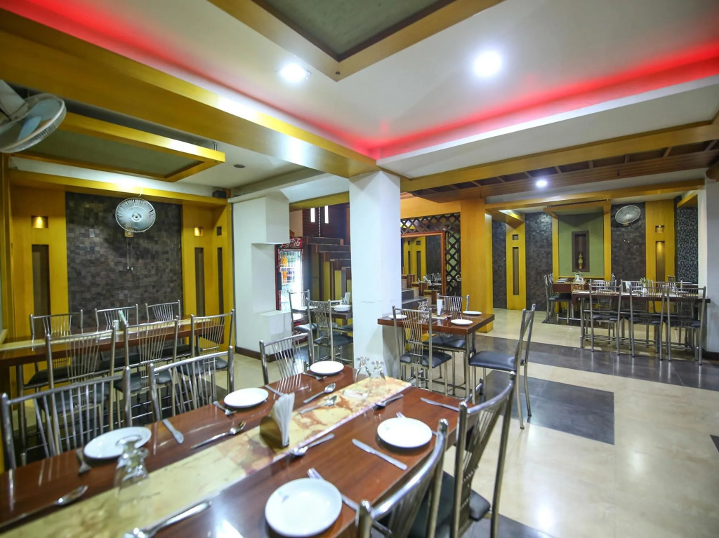 OYO 13063 Hotel Rahul