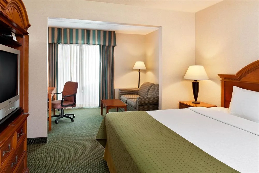 HomeRidge Inn & Suites