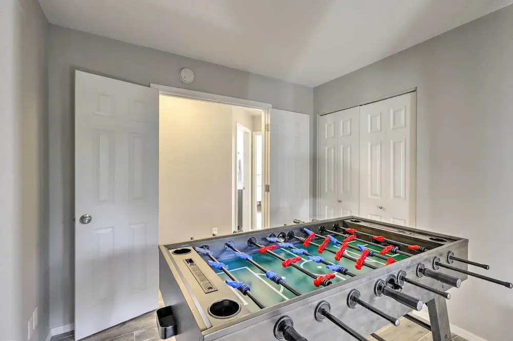 Modern Flagstaff Retreat ~ 4 Mi to Downtown!