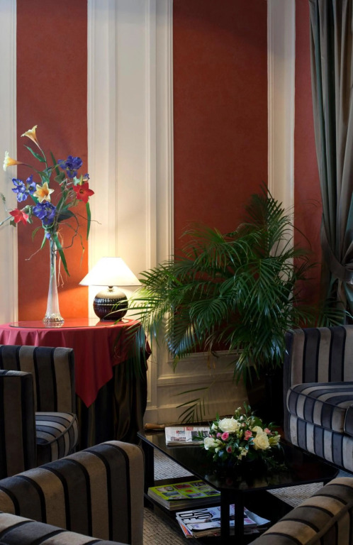 Midland Hôtel - Restaurant Le Derbys