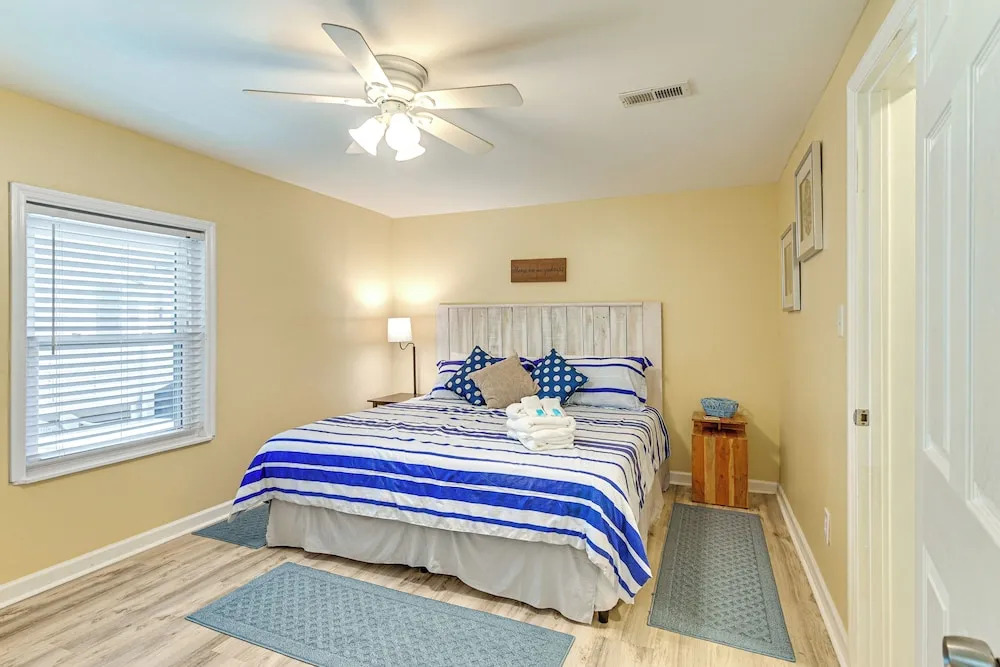 Walk to Ocean: Lovely Myrtle Beach Getaway