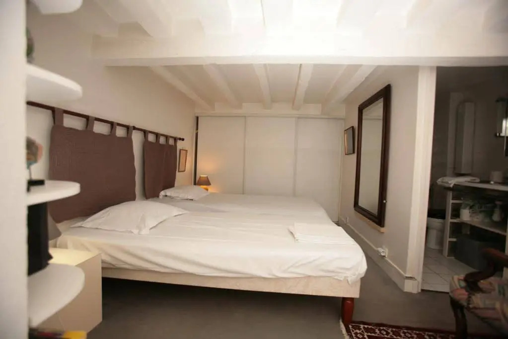 Lovely Marais Studio (75)
