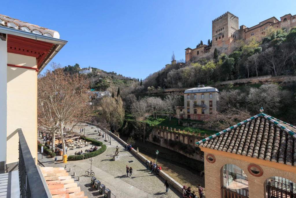 BiBo Suites Oro del Darro