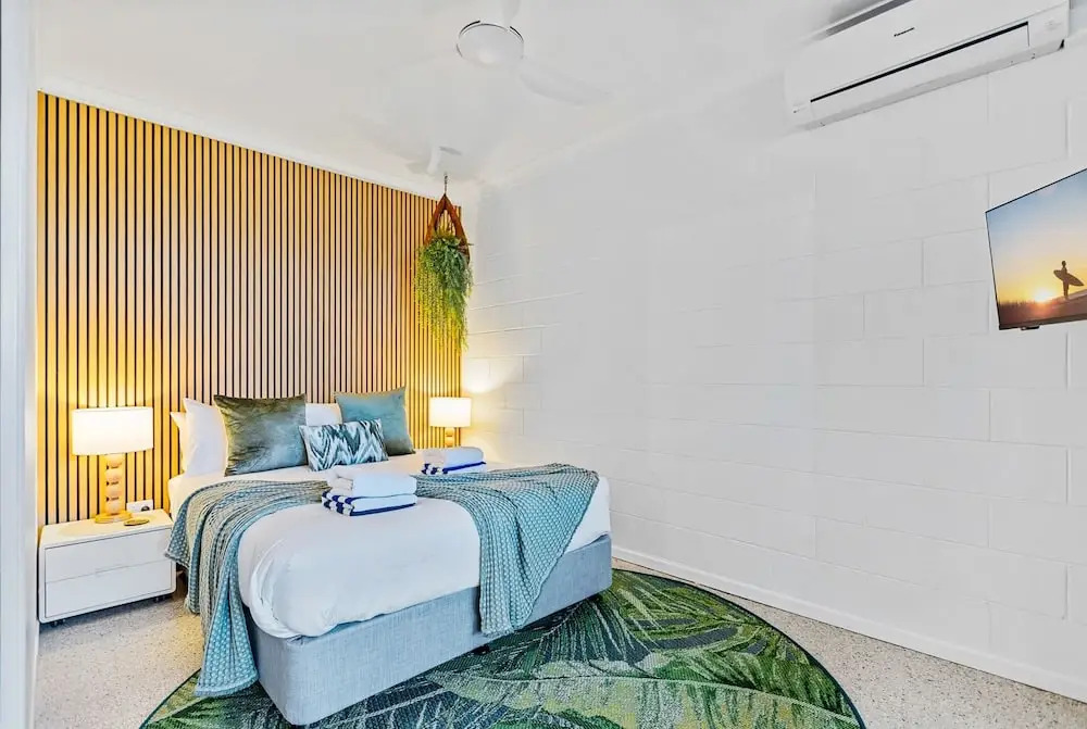 Rainforest Reef Retreat - Esplanade Ground-floor Apartment