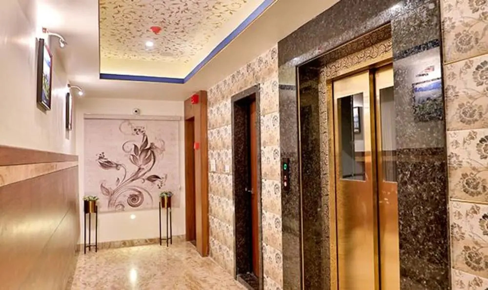 Fabhotel Prime Candle Wood