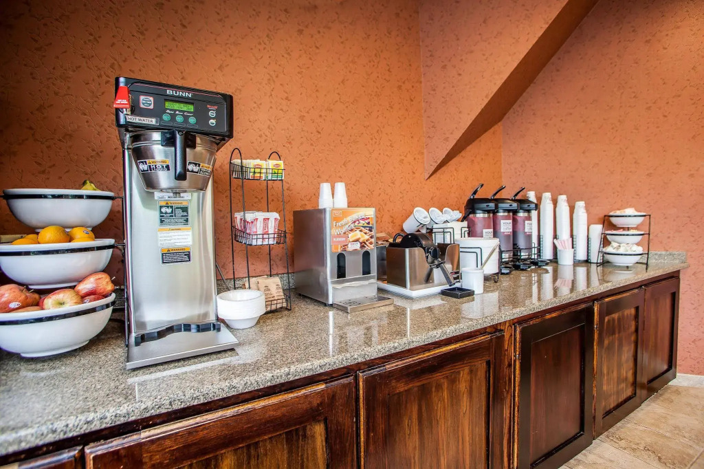 The Hub Middletown Red Bank- Best Western Signature Collection