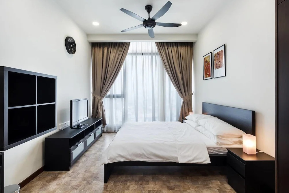 Luxurious Studio Suites @ Tun Razak