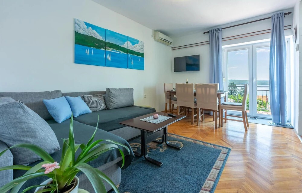 Amazing Apartment in Crikvenica With Wifi and 3 Bedrooms