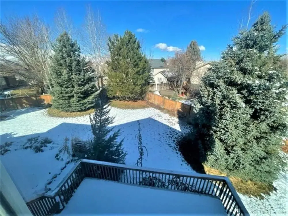 8-Bedroom Home at the Foot of Mountains
