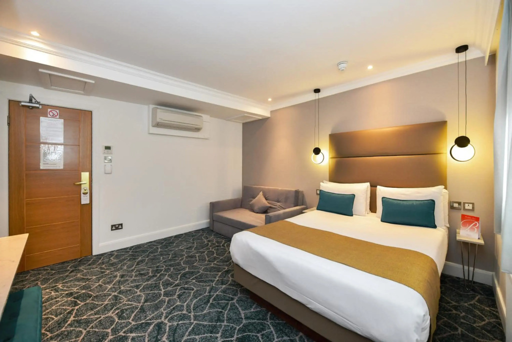 Queens Park Hotel