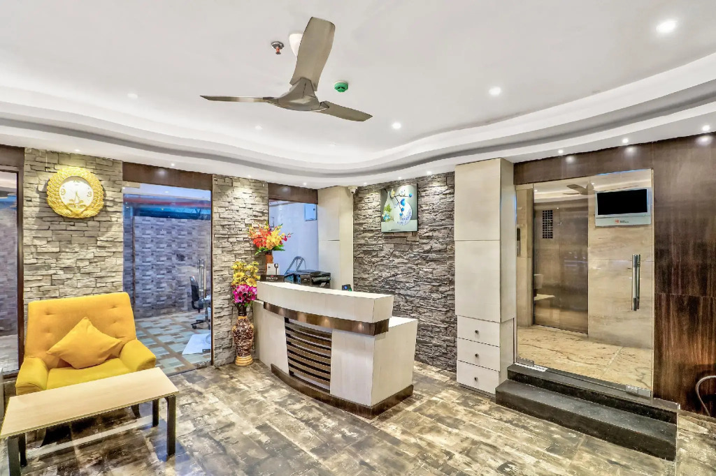 Hotel O Park Circus Near Birla Mandir